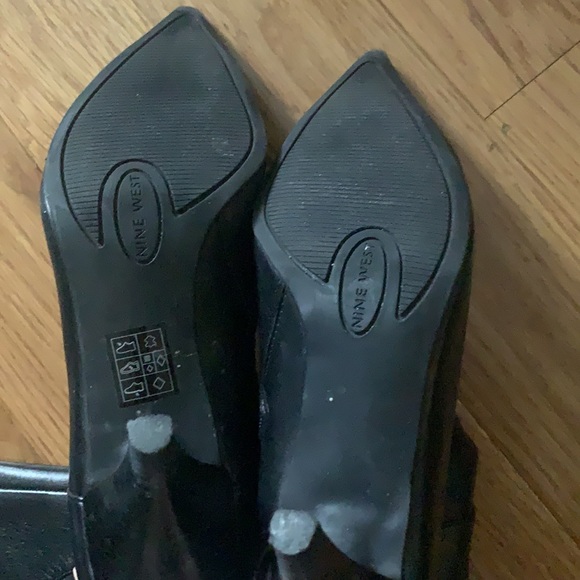 Size 6.5 NINE WEST leather heeled boots 🖤 - Picture 3 of 5